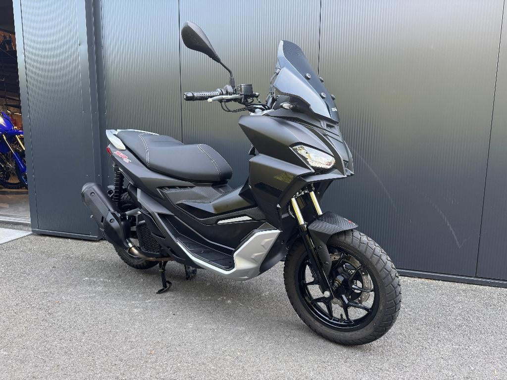 Aprilia - SR GT 125, Scooter, 125 cc, 11 kW of minder, Automaat