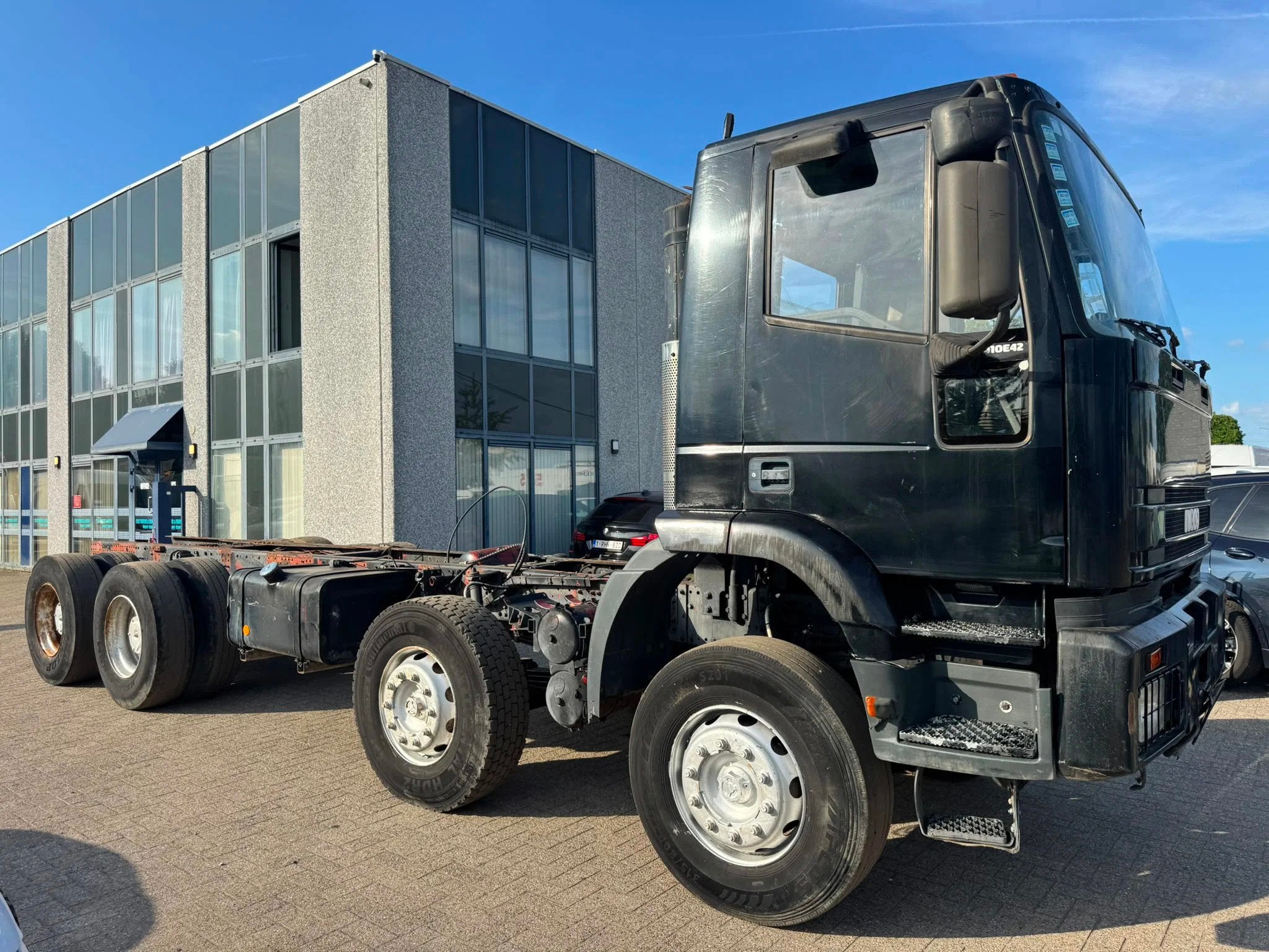 Iveco Eurotrakker *410E42-12TYRE-BELGIAN TRUCK* (bj 1999), Auto's, Vrachtwagens, Achterwielaandrijving, Iveco, Zwart, Bedrijf