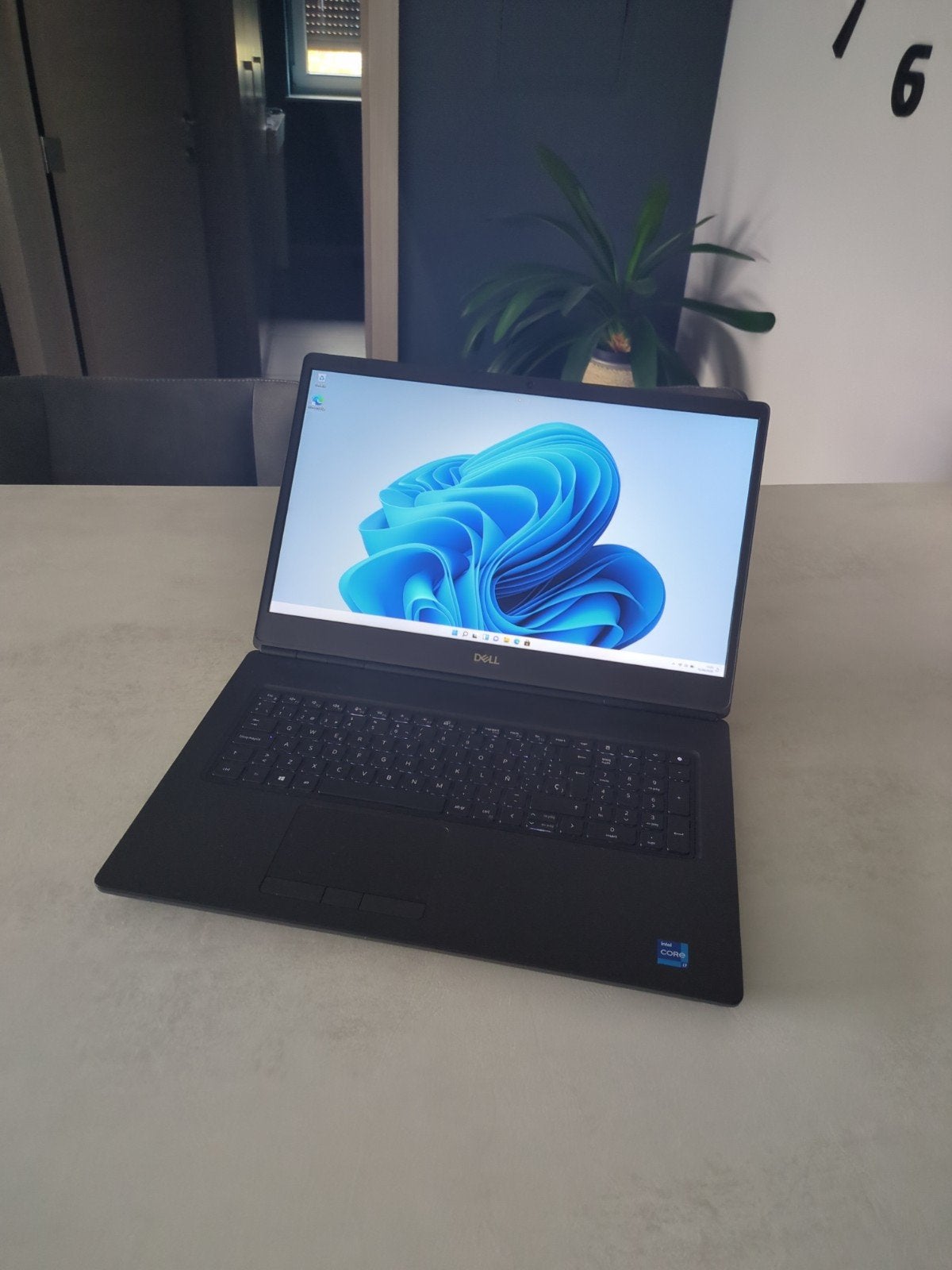 DELL PRECISION 7760 (17,3") – État Neuf – Monstre de Puis, Informatique & Logiciels, Reconditionné, 4 Ghz ou plus, Dell, SSD