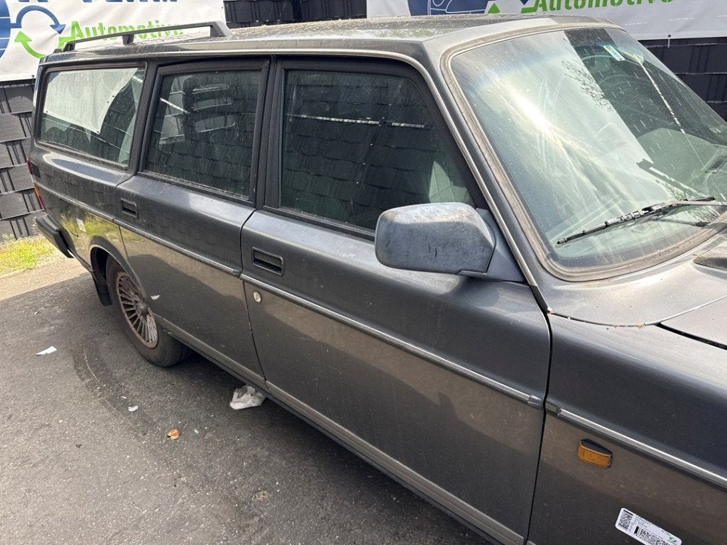 PORTIER RECHTS VOOR Volvo 240 / 245 (01-1974/12-1993), Auto-onderdelen, Gebruikt, Deur, Info@volvocars.com, Volvo