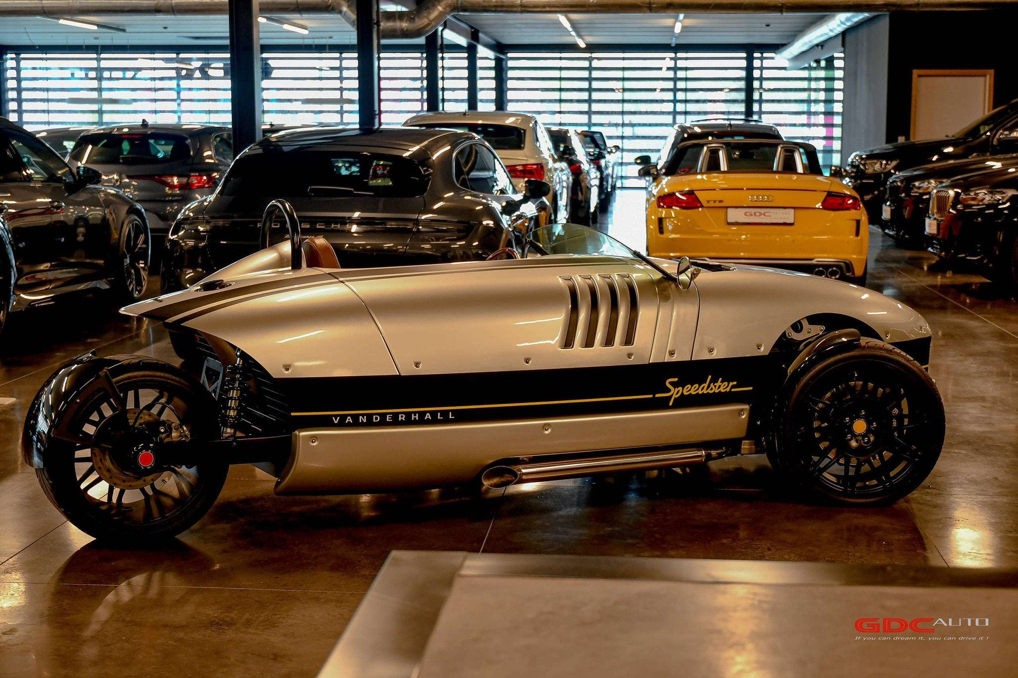 Vanderhall Venice Speedster No 1/5! (automatique), Autos, Autos Autre, Cuir, Argent ou Gris, Achat, Entreprise