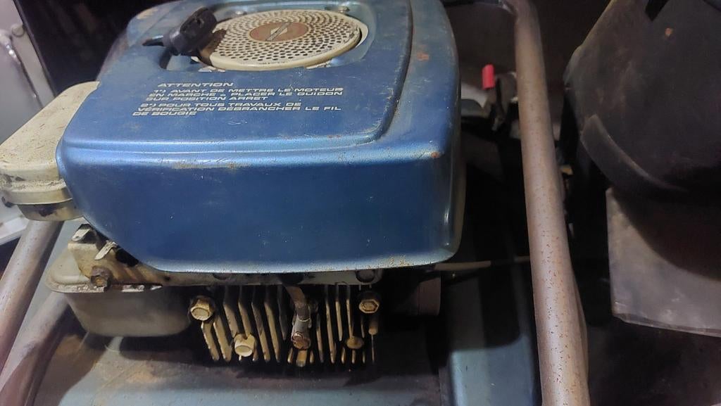 Moto 4 temps Vintage Briggsp& Stratton, 3,5 ch, Enlèvement ou Envoi