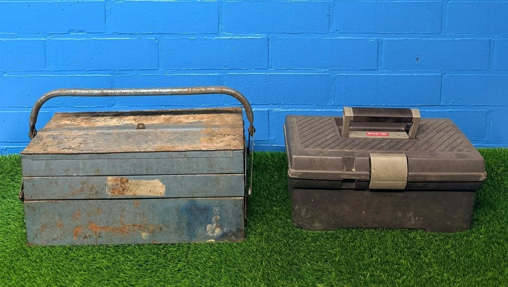 Gereedschapskisten metalen en kunststof matriaalkoffer, Doe-het-zelf en Bouw, Ophalen, Gebruikt