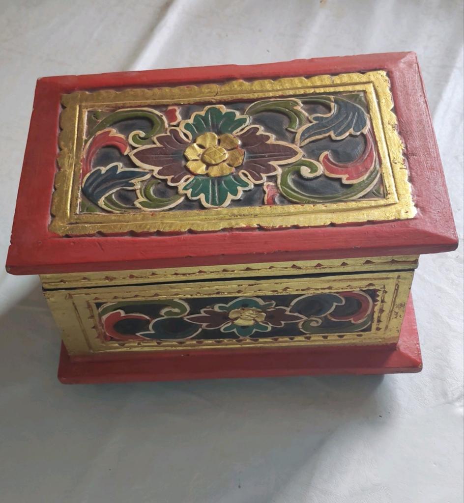 Indonesisch hand gesneden houten kistje, 29x19x20, Ophalen of Verzenden, Zo goed als nieuw, Rood, Hardcase
