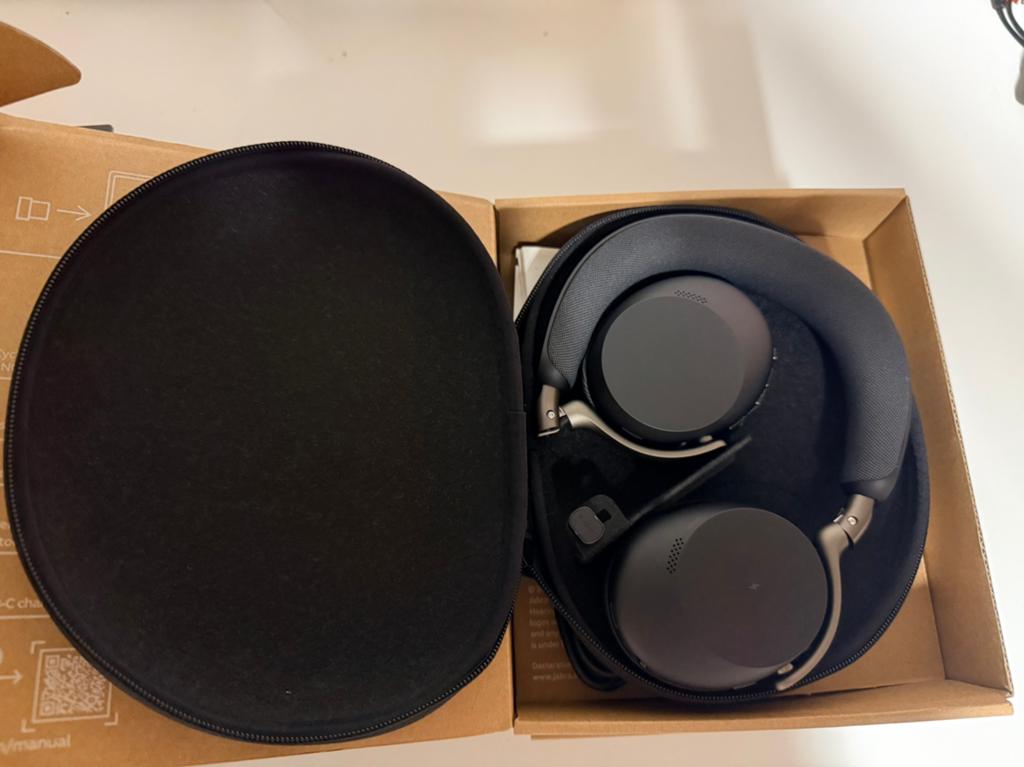 Jabra Evolve3 75 UC usb-c + Wireless charging stand – Nieuw, Audio, Tv en Foto, Hoofdtelefoons, Overige merken, Nieuw, Draadloos