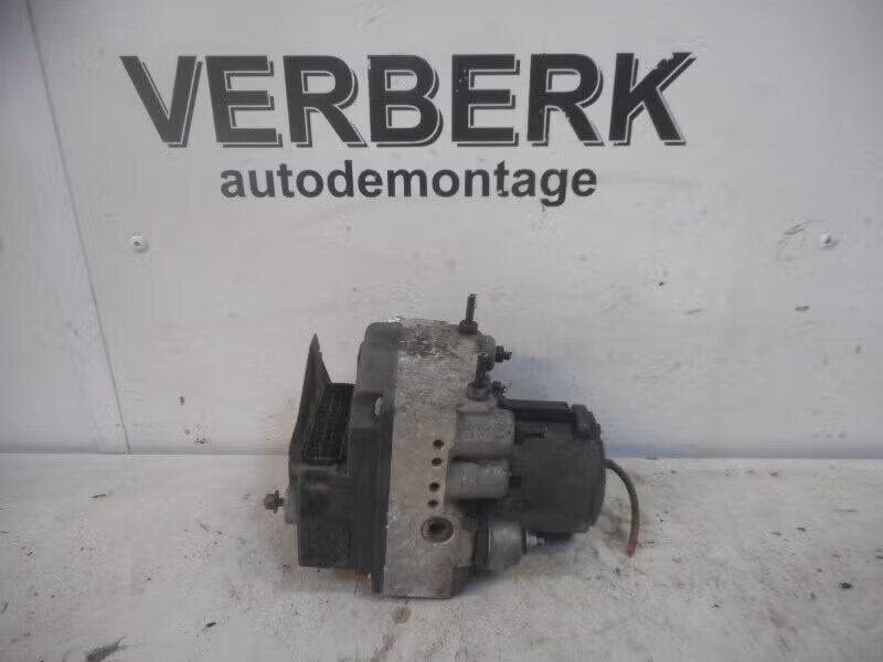 ABS POMP Audi A6 (C4) (01-1994/10-1997) (8do614111), Robert Bosch AG, Gebruikt, Robert-Bosch-Allee 1 74232 Abstatt, DE, Engineering@bosch.com