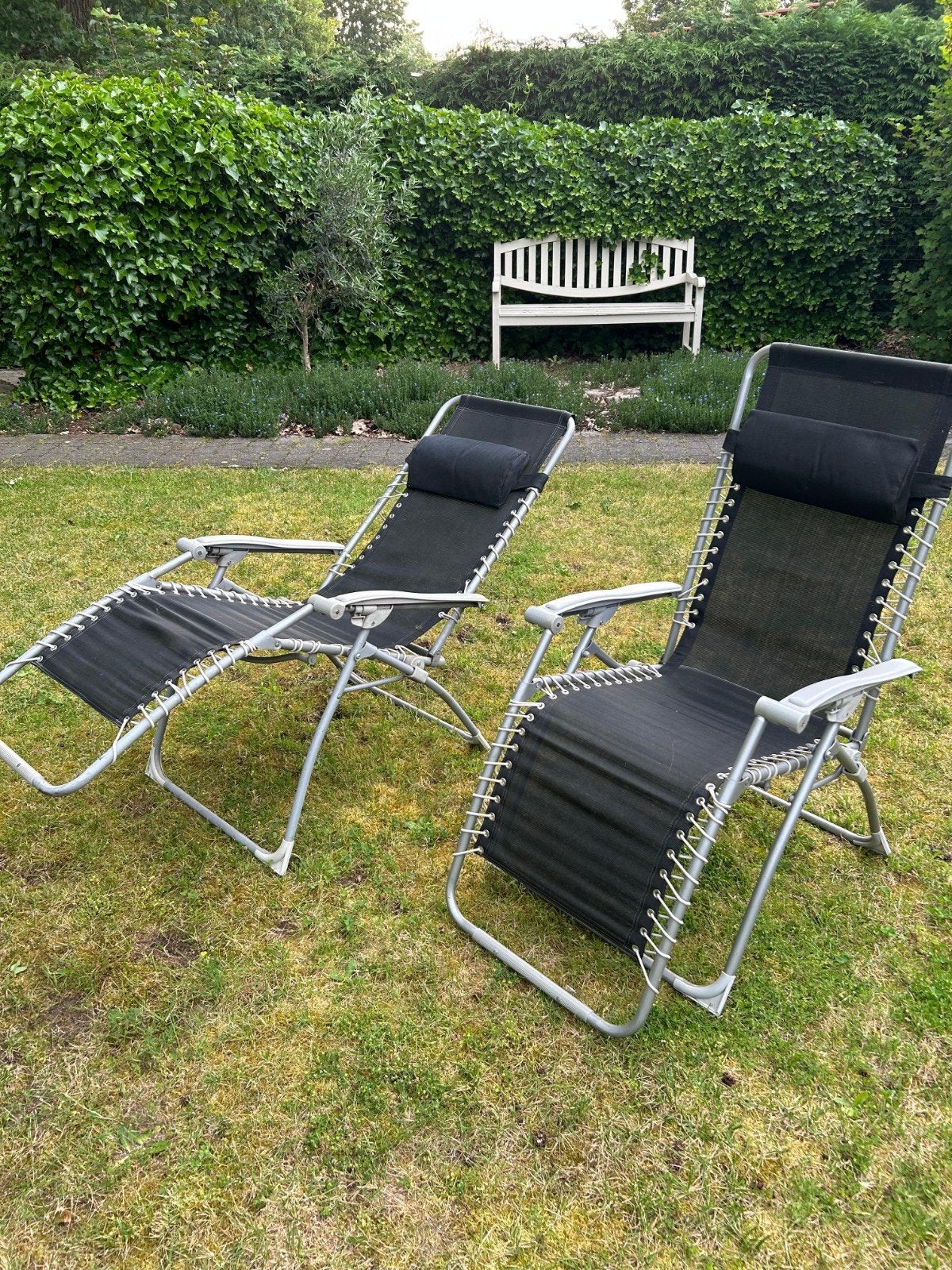 Ligstoelen, Enlèvement
