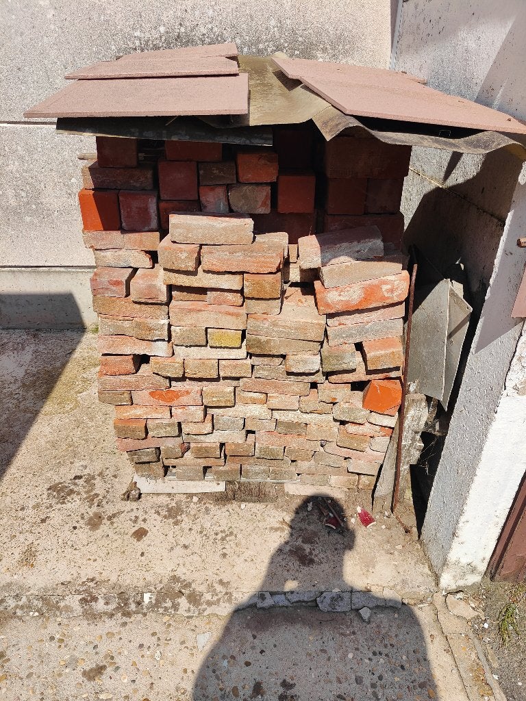 Facade stenen Oude Rieme, Ophalen, Zo goed als nieuw