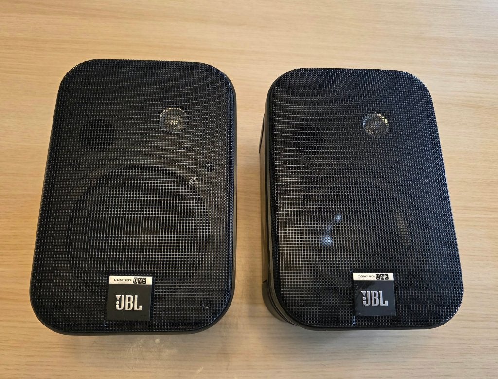 JBL Control One + Vogels, Enceinte d'étagère, JBL, Comme neuf, Enlèvement