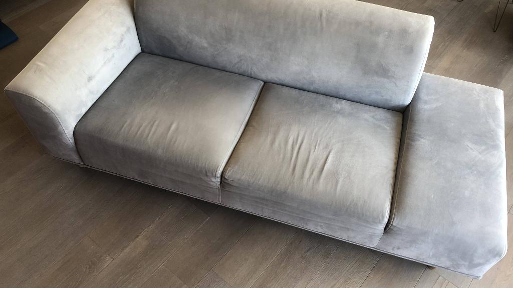 Bolia - grijze 2½-zitbank Hannah, armleun, open eind rechts, Huis en Inrichting, Ophalen, Gebruikt, Overige maten, 75 tot 100 cm