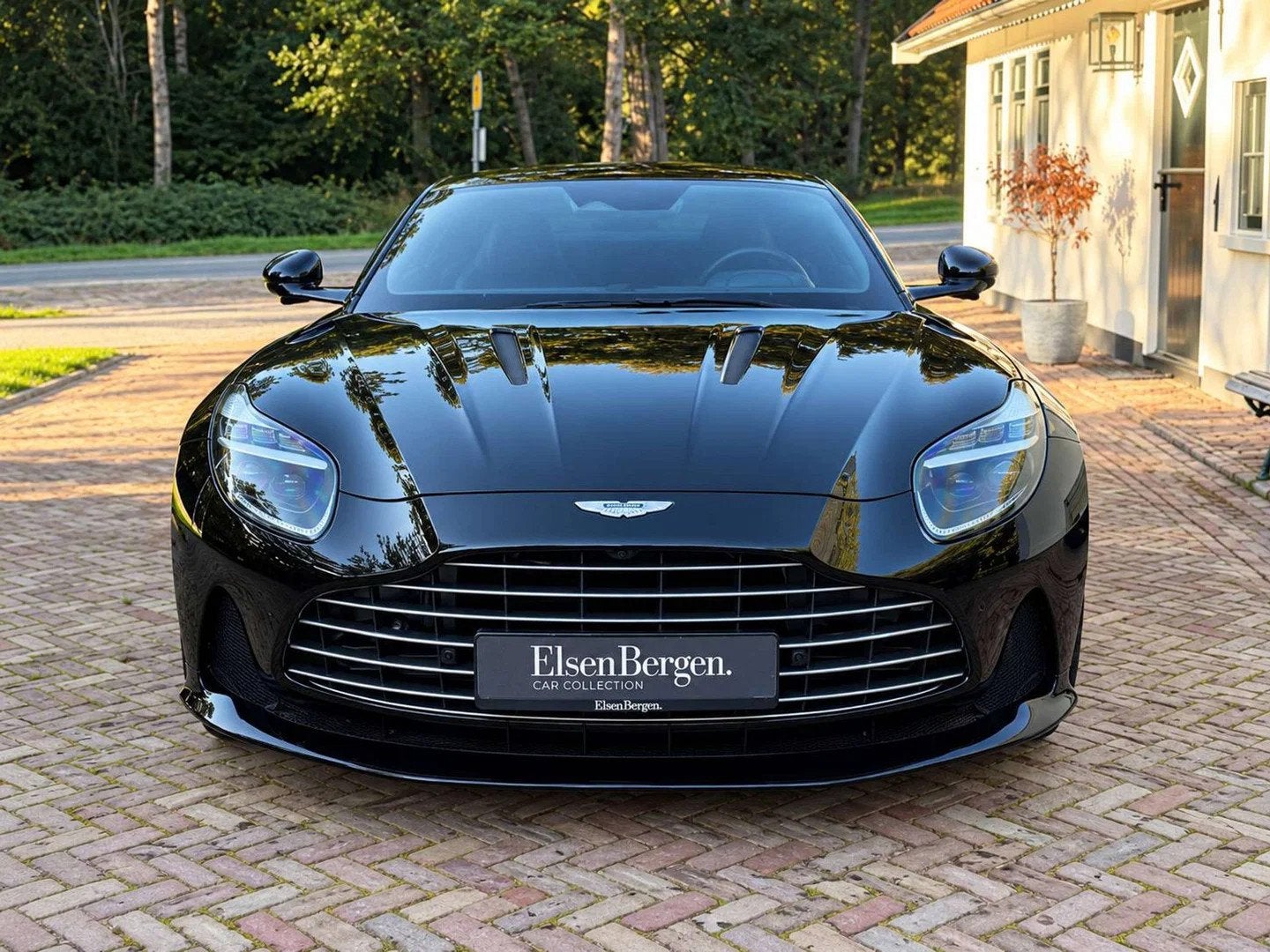 Aston Martin DB DB12 (automatique), Autos, 500 kW, Achat, 3996 cm³, Entreprise