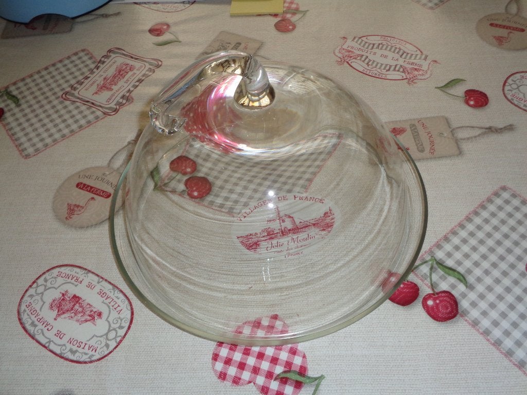 Cloche à fromage, Enlèvement