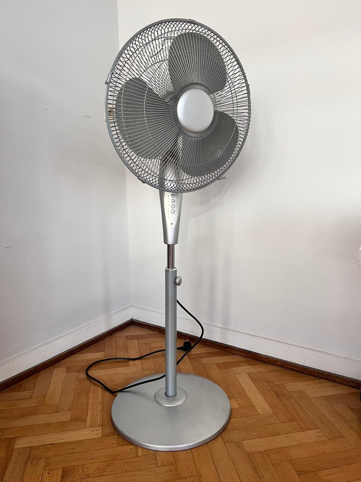 Ventilateur programmable sur pied, Electroménager, Enlèvement, Utilisé, Ventilateur de trépied