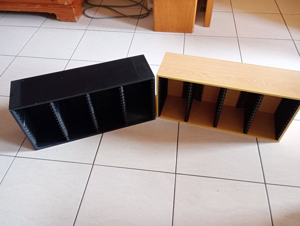 Gratuit : 2 porte-CD, Enlèvement, Utilisé, Bois, CD
