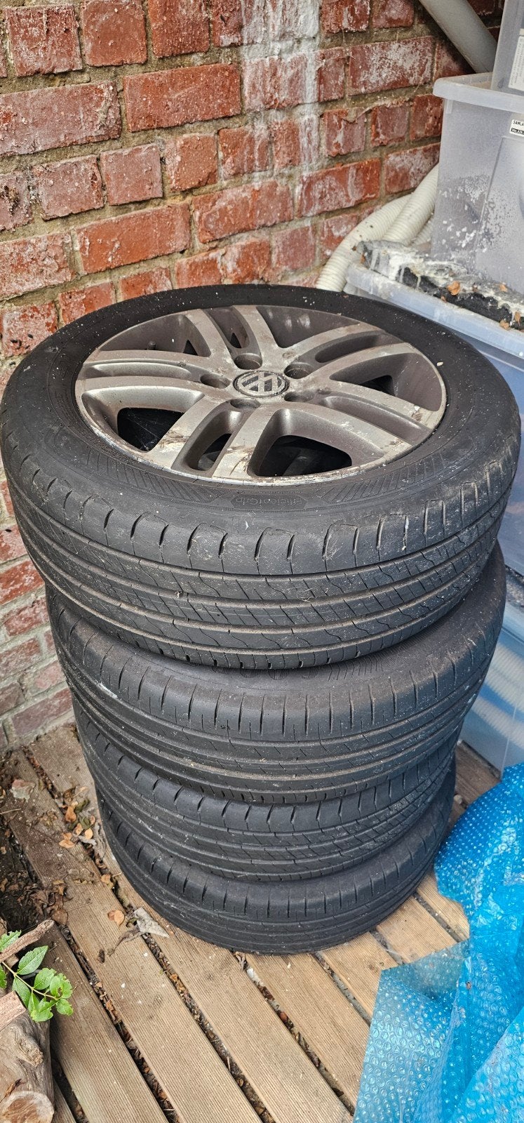 4 pneus été sur jantes vw., Autos : Pièces & Accessoires, Pneus & Jantes, Pneus et Jantes, Pneus été, Enlèvement, Utilisé