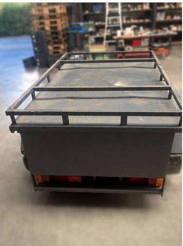 Aanhangwagen gesloten grijs, Enlèvement, Utilisé