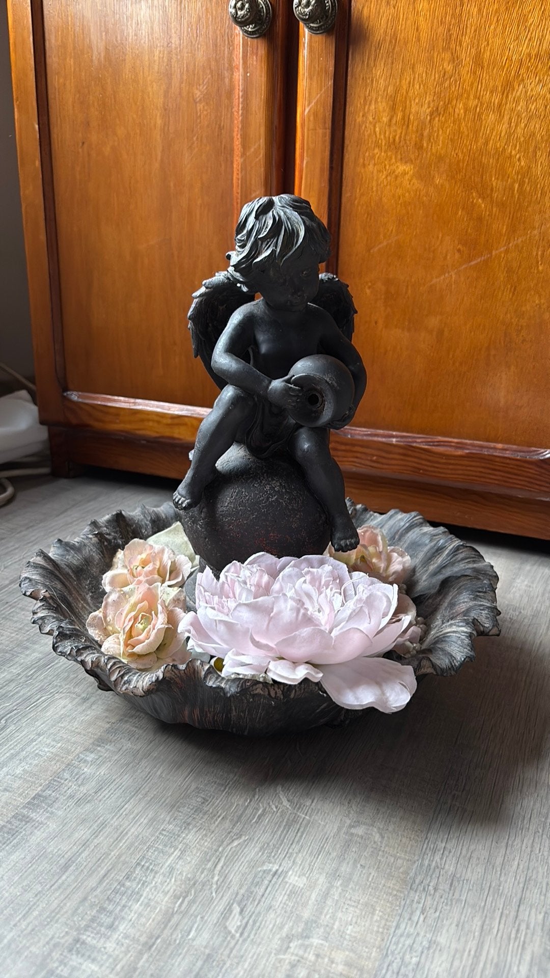 Decoratieschaal met engeltje, Enlèvement