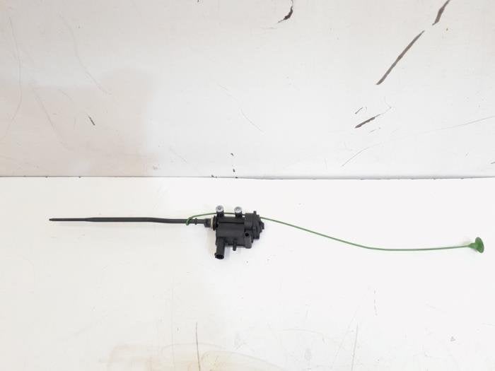 Moteur de verrouillage clapet réservoir d'un BMW 3-Serie, -, 3 mois de garantie, Utilisé, -