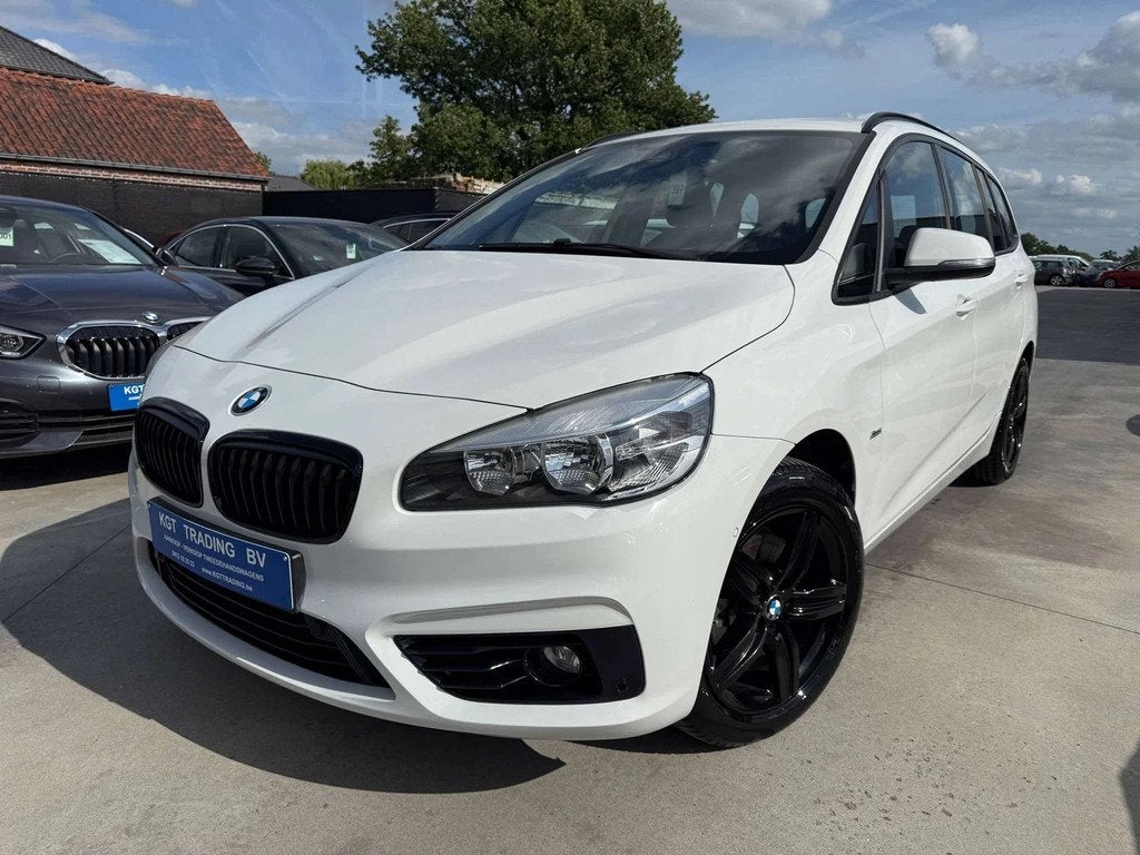 BMW 2 Serie Tourer 218 i GRAN 7 ZETELS SPORT-LINE NAVIGATIE, Autos, BMW, 100 kW, Achat, 7 places, Boîte manuelle