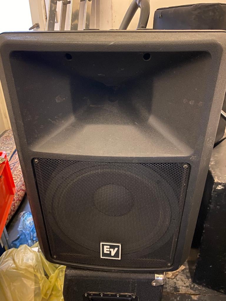 Electro-Voice Sx300 8 Ohms / 300 Watts + 2 pieds + 2 Retours, TV, Hi-fi & Vidéo, Enceintes, Enlèvement, Utilisé, 120 watts ou plus