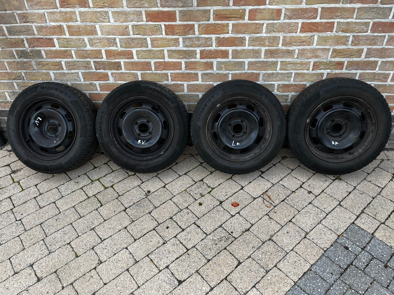 4 pneus d'hiver Continental 185/65 R15T, Autos : Pièces & Accessoires, Enlèvement, Pneus hiver, Pneu(s)
