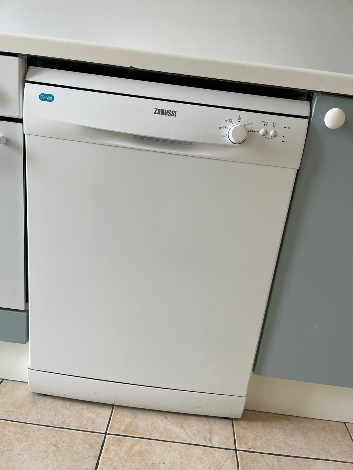 Vaatwasser Zanussi, Elektronische apparatuur, Vaatwasmachines, Ophalen, Eco programma, Zo goed als nieuw, 85 tot 90 cm