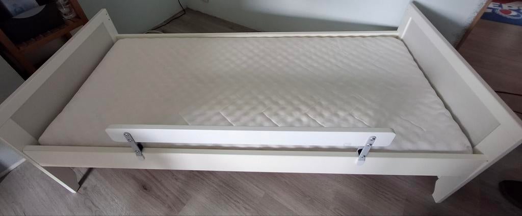 Lit bébé 160 x 70 avec sommier à lattes et matelas 15€, Enfants & Bébés, Enlèvement, Matelas