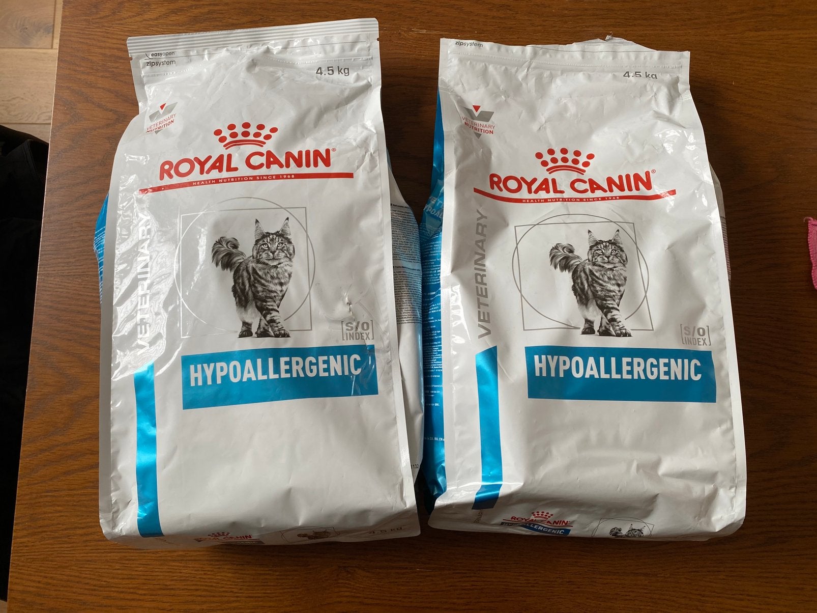 2 packs de Croquettes Royal Canin Hypoallergenic, Enlèvement ou Envoi, Chat