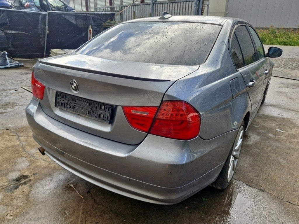 ETRIER DE FREIN ARRIÈRE DROIT BMW 3 serie (E90), Utilisé, BMW, Petuelring 130
80809  München, DE, Bayerische Motoren Werke AG