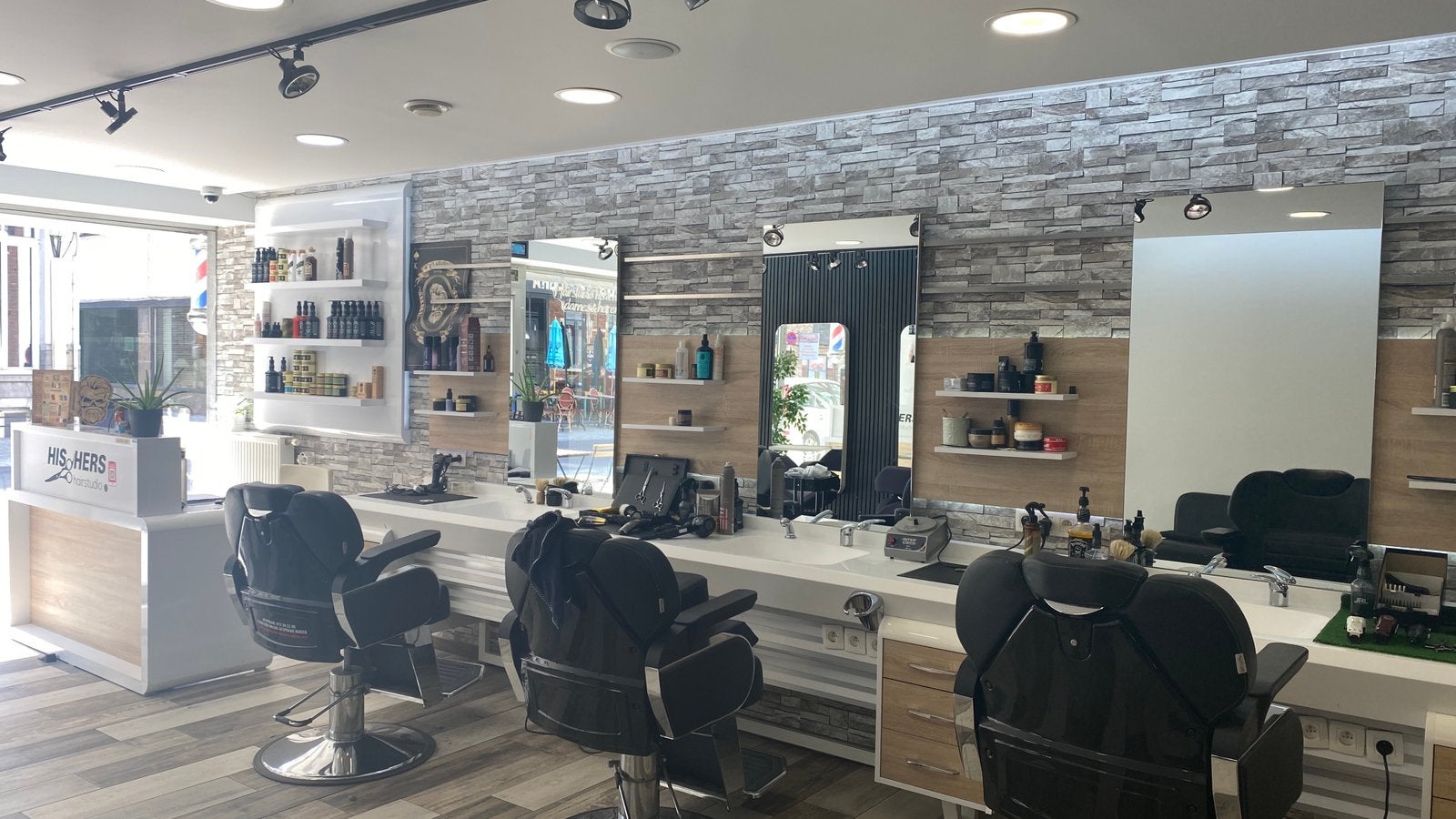 Te Koop / Overname: Barbershop met 2 kamers in Diest!