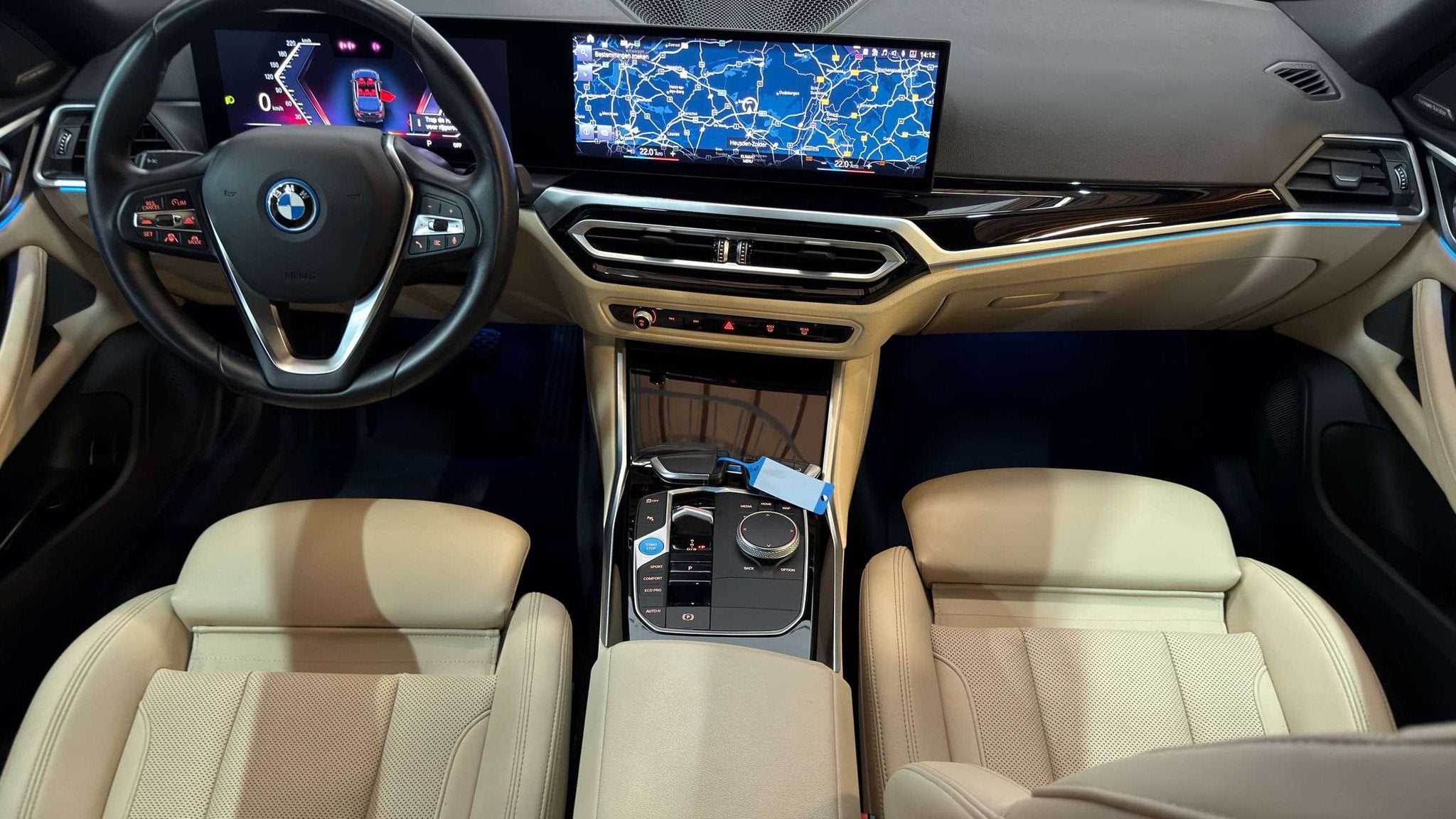 BMW i4 Gran Coupe eDrive35 Garantie Automaat, Auto's, BMW, Gebruikt, Beige, Zwart, Leder