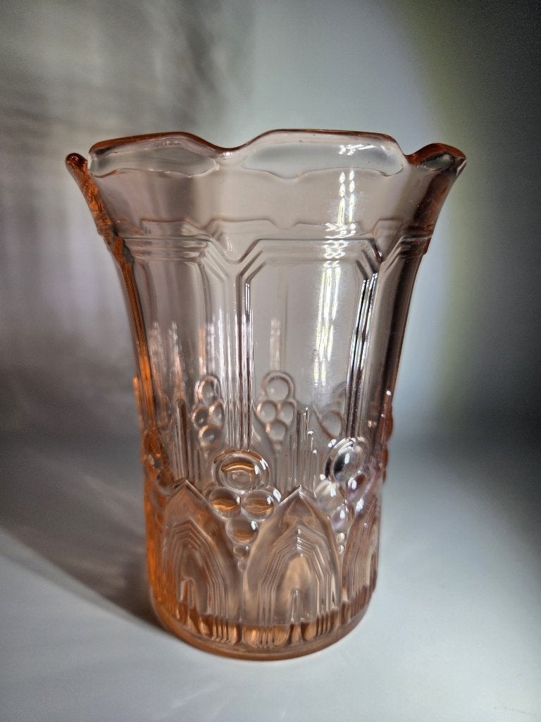 Vase - Luxval « Cyclamen », Antiquités & Art, Antiquités | Verre & Cristal, Enlèvement ou Envoi