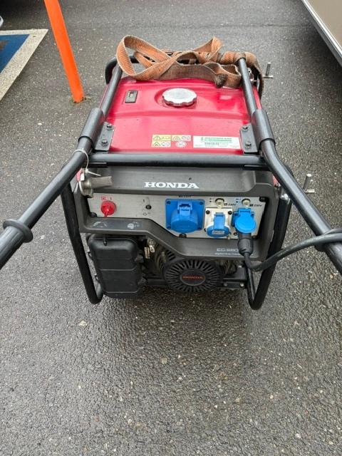 HONDA EG5500CL - générateur sur roues, Bricolage & Construction, Générateurs, Utilisé, Essence, Enlèvement