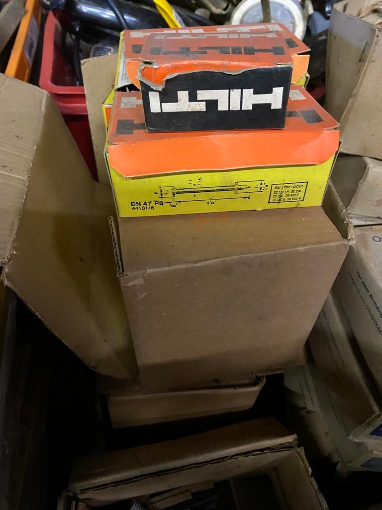 Clous en acier Hilti, Enlèvement, Neuf