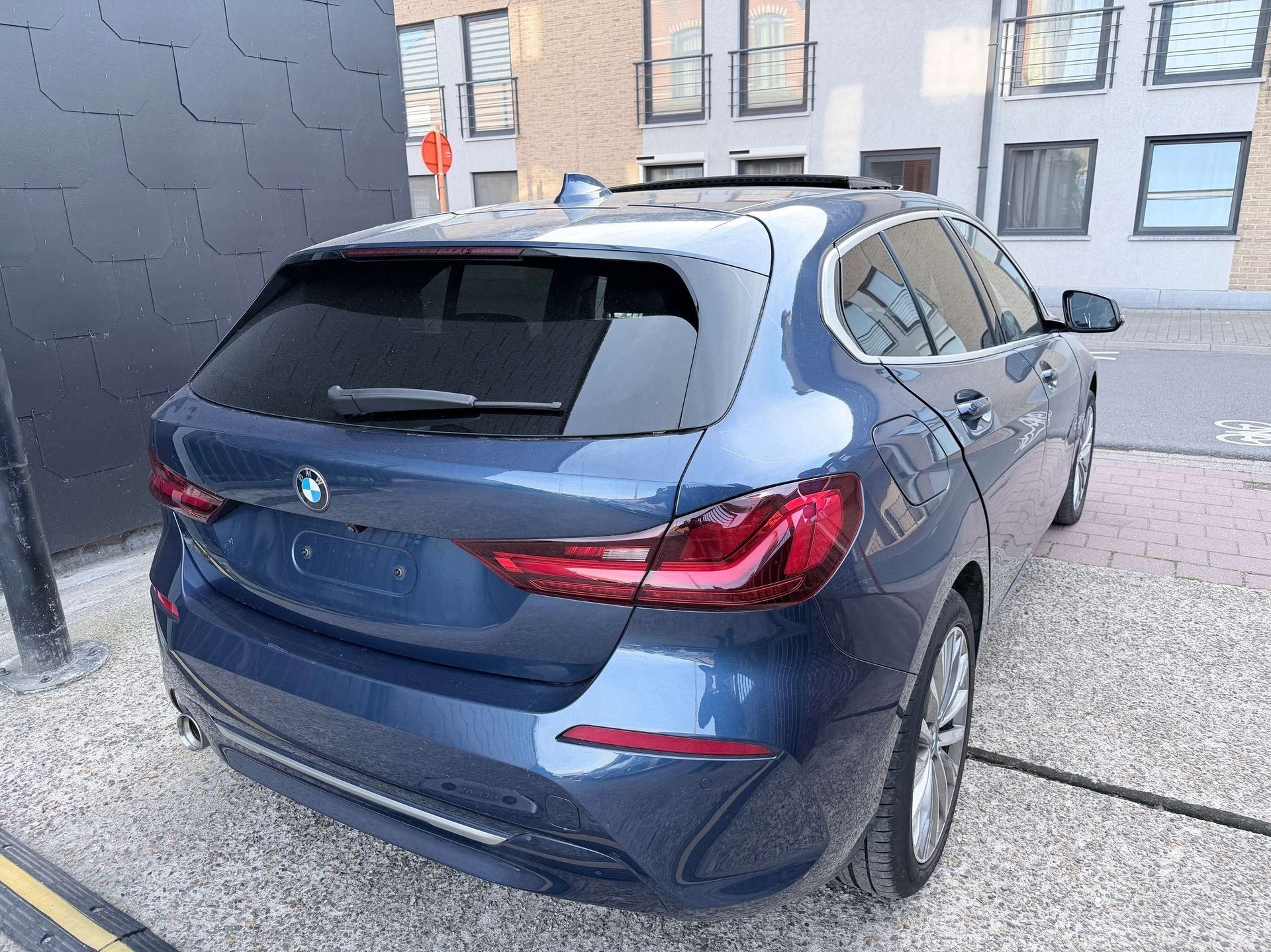 BMW 118 1.5 I EDITION AUTOMAAT | CAR PLAY | CAMERA | PANO DA, Achat, Euro 6, Entreprise, Entretenue par le concessionnaire