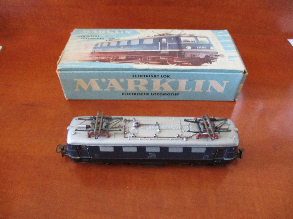 Märklin HO 3034 E-loc BR141/E-Loco DB, Analogique, Enlèvement ou Envoi, Courant alternatif, Comme neuf