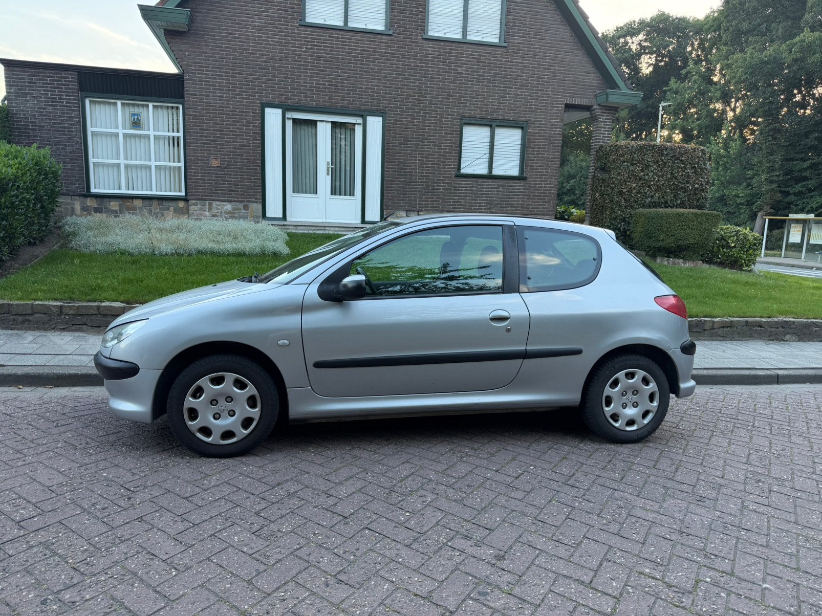 Peugeot 206, 1.1i benzine reeds blanco gekeurd carpass, Auto's, Peugeot, Electronic Stability Program (ESP), Bedrijf, Handgeschakeld