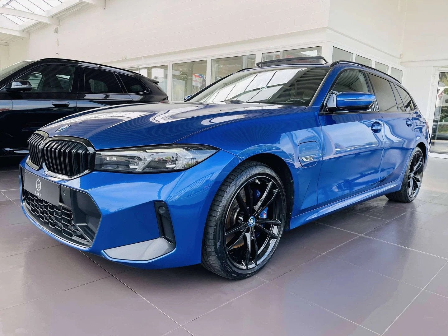 BMW 3 Serie 330 eA PHEV * GARANTIE + PACK M + TOIT PANO + LE, Auto's, Automaat, 1998 cc, Gebruikt, 4 cilinders