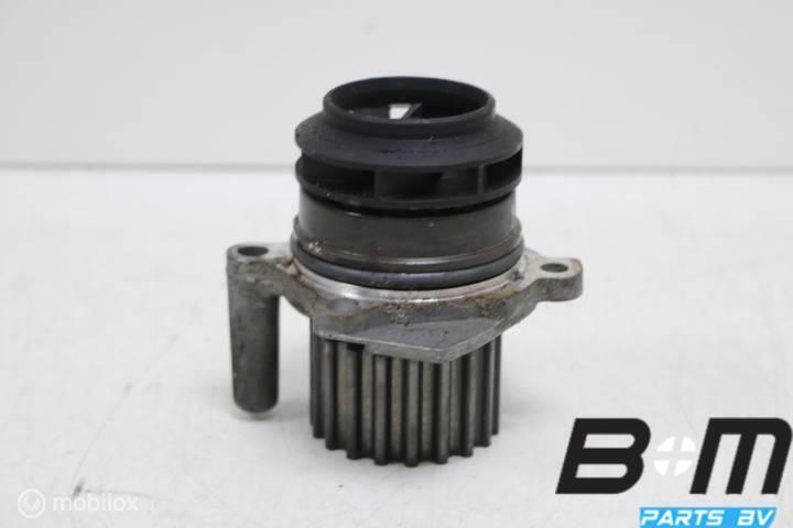 Waterpomp VW Passat CC 038121019E, Gebruikt