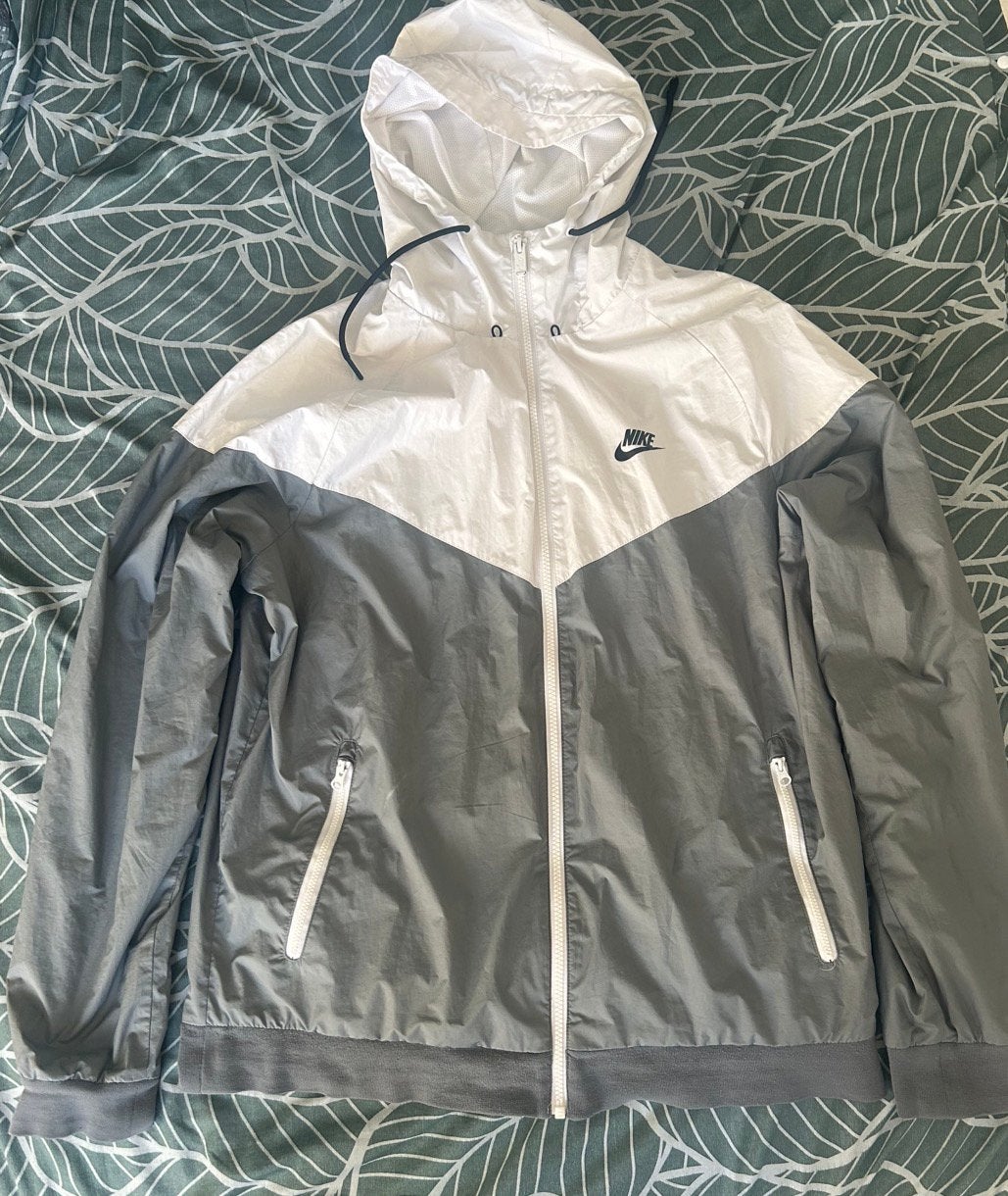 Nike vest, Vêtements | Hommes, Enlèvement, Comme neuf
