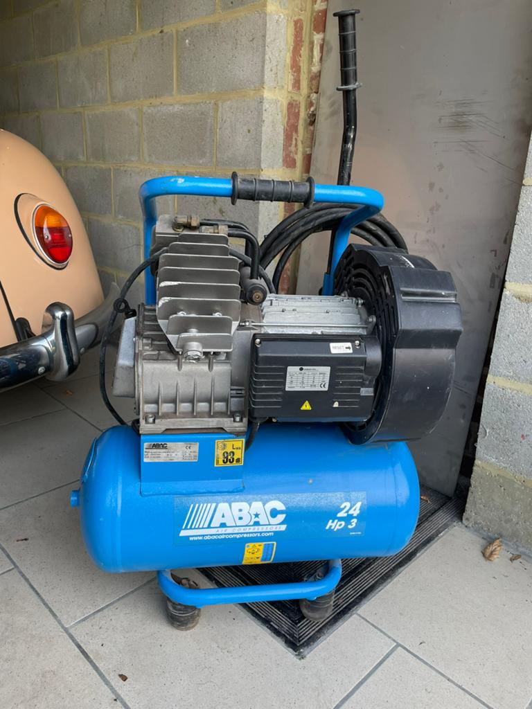 Compresseur Abac Airpress 2 cyl 24l, Bricolage & Construction, Compresseurs, Moins de 25 litres, Enlèvement, Comme neuf