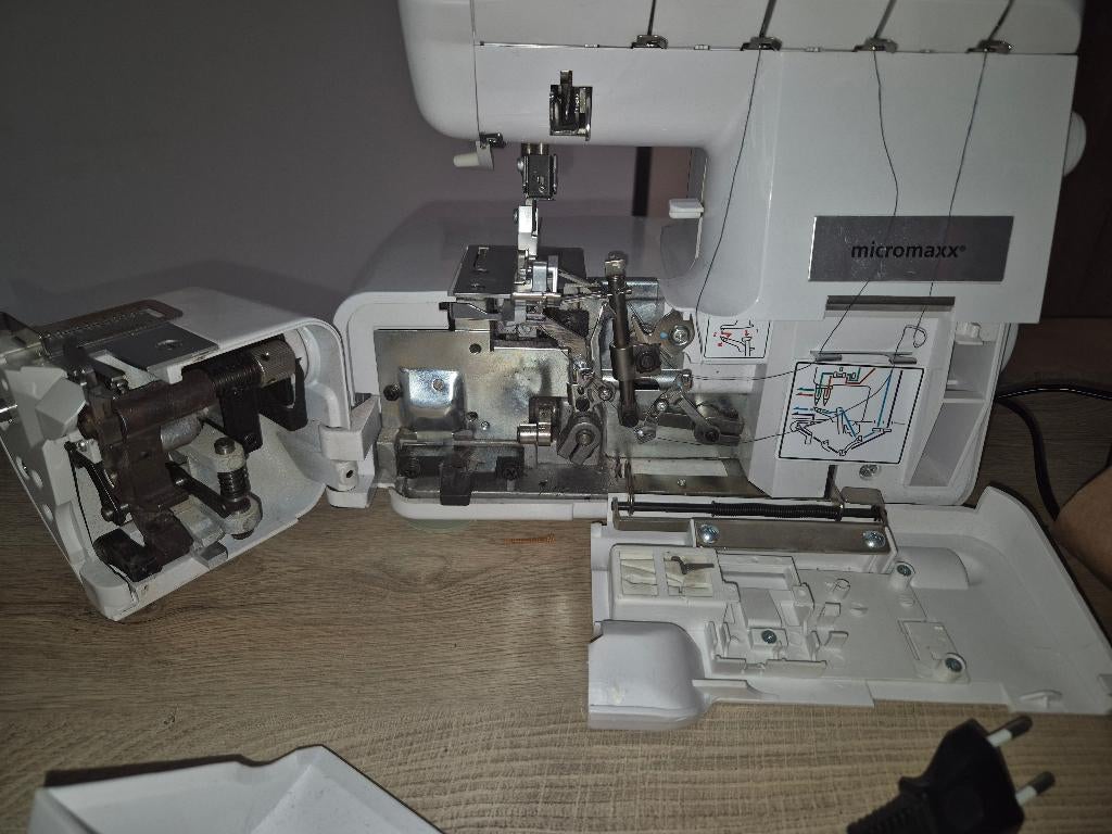 Overlock machine, Ophalen of Verzenden, Zo goed als nieuw, Lockmachine, Overige merken