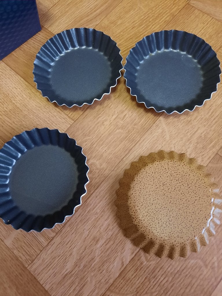 nieuw set van 4 bakvormpjes, 10 cm, Hobby en Vrije tijd, Ophalen of Verzenden, Nieuw, Taarten