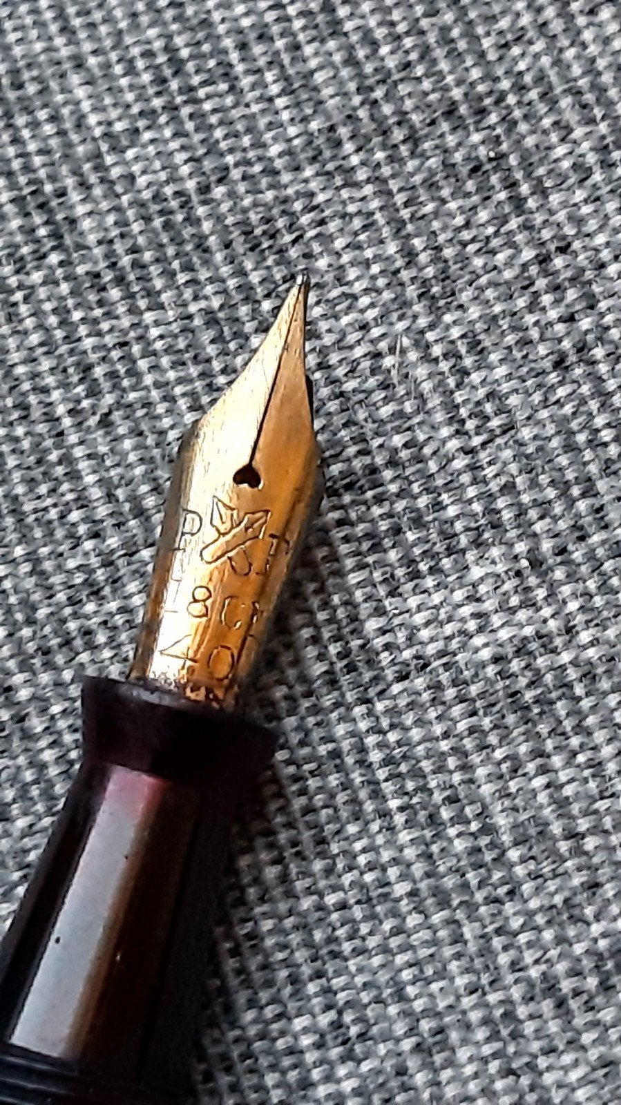 stylo à plume en or 18k., Collections, Stylos, Stylo