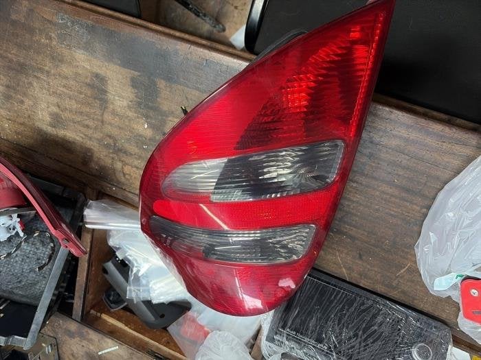 Achterlicht rechts van een Mercedes A-Klasse, Gebruikt, -, Ophalen of Verzenden, -