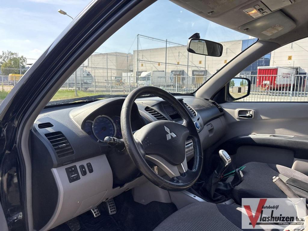 Mitsubishi L200 2.5 DI-D Double Cab Invite | Climate | Trekh, Autos, Mitsubishi, Achat, Alarme, Entreprise, Boîte manuelle