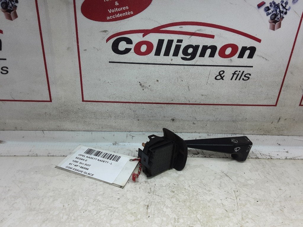 RUITENWISSER SCHAKELAAR Opel Kadett E (39 / 49) (090243395), Gebruikt, Rue de l'Espoir 34 34
4030  GRIVEGNÉE, BE, Info@Collignon.be