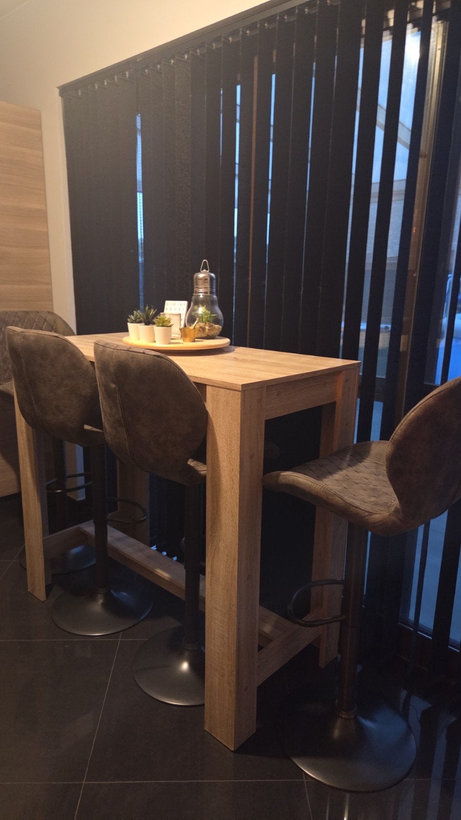 bartafel met 4 barstoelen, ophalen in Houthalen-oost., Huis en Inrichting, Ophalen