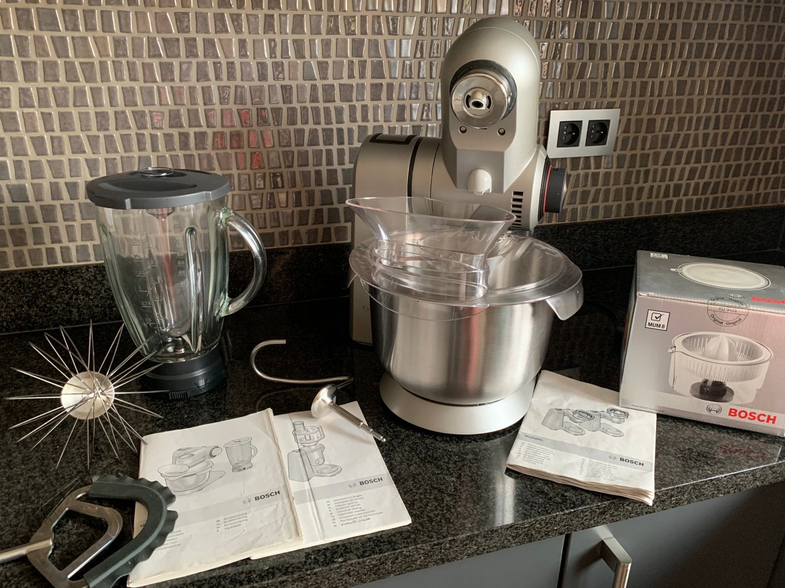 BOSCH MaxxiMum - robot de cuisine avec accessoires, Enlèvement, Comme neuf