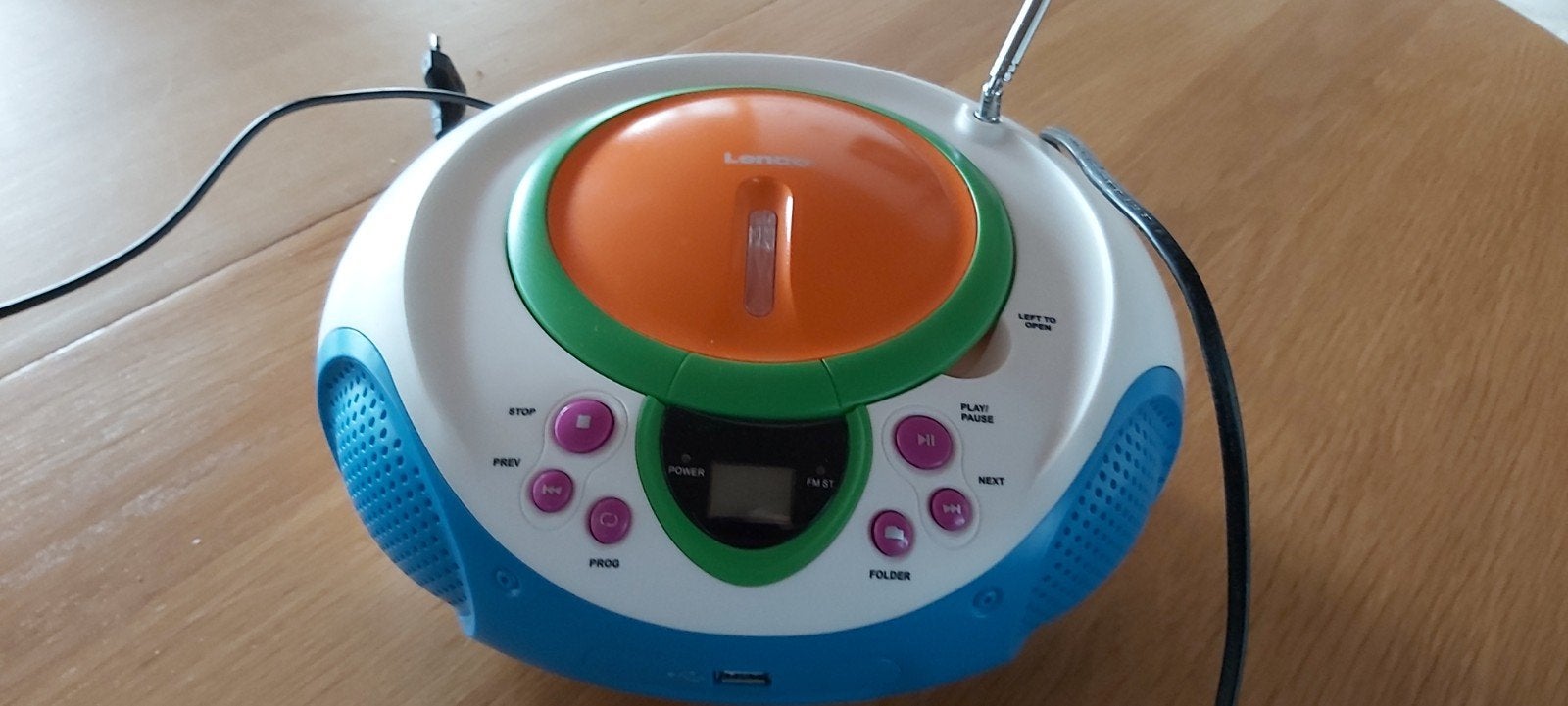 Lenco: draagbare stereo radio en cdspeler, Audio, Tv en Foto, Cd-spelers, Ophalen